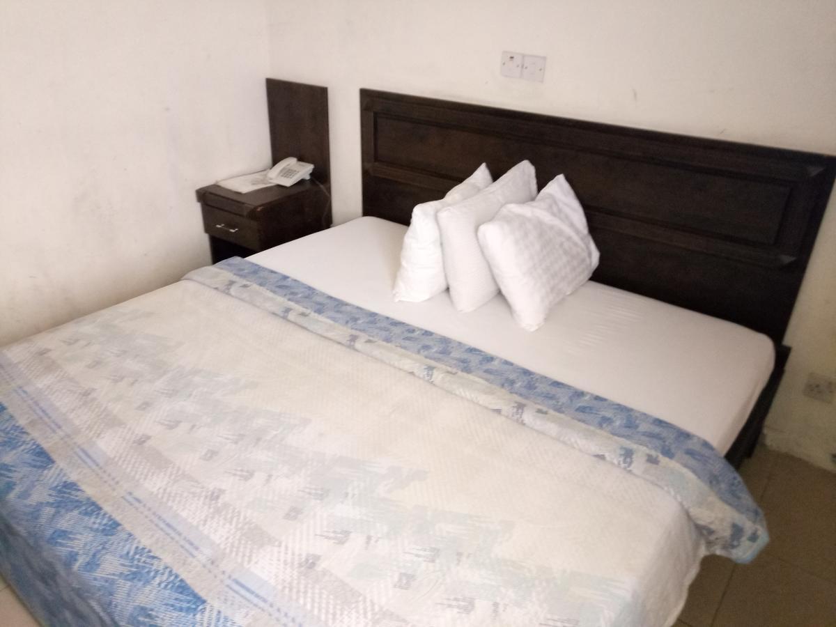 Hotel Benizia Asaba Exteriér fotografie